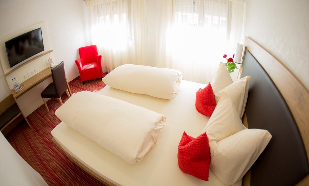 Hotel Ochsen Ammerbuch Room photo